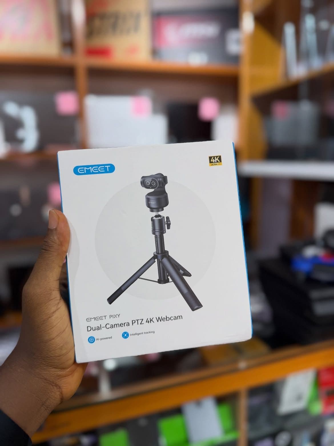 The EMEET Pixy dual-camera AI PTZ 4K webcam (with tripod support via 1/4″ mount)