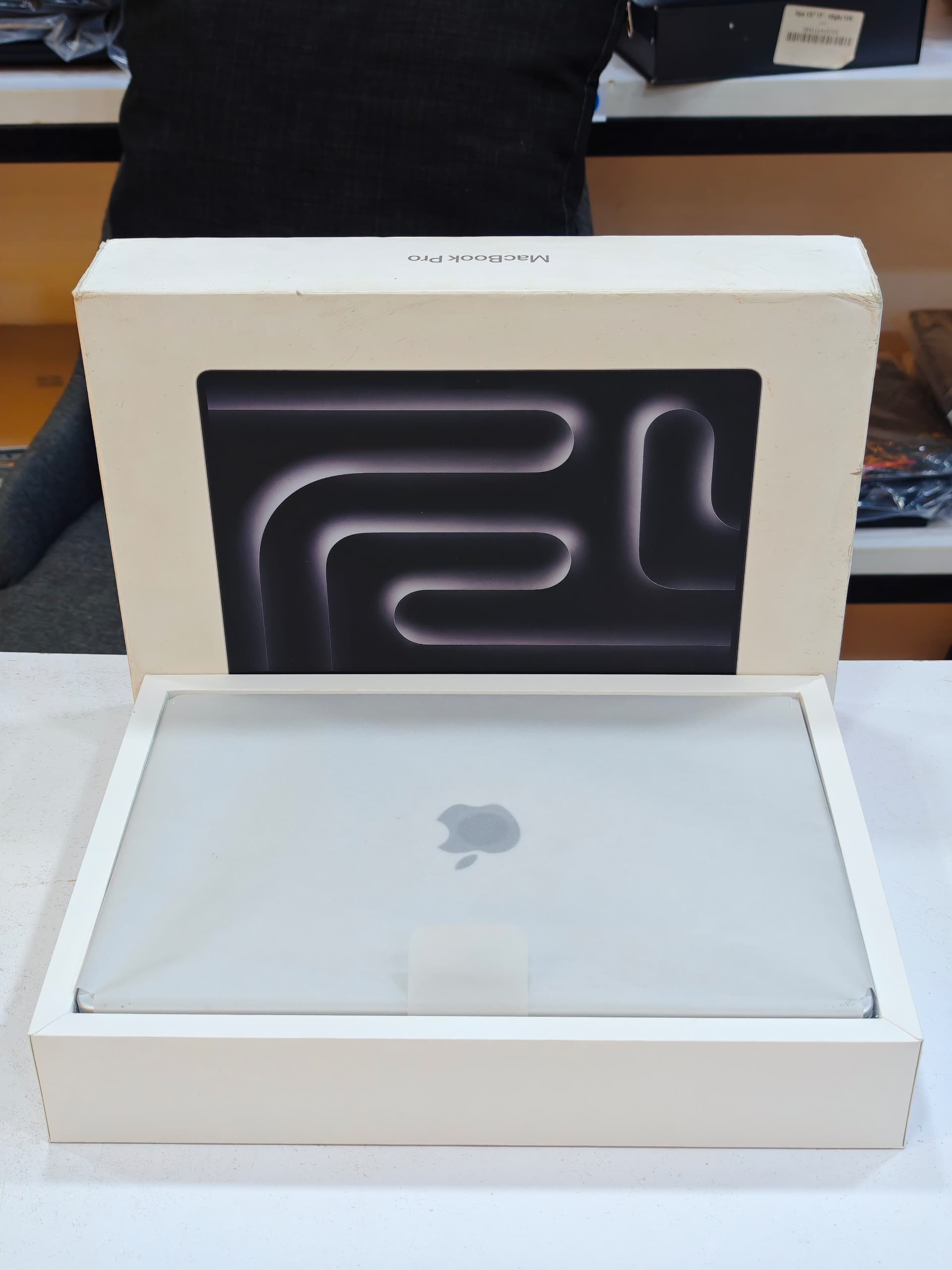 Fresh like New Openedbox 2024/2025 14inches MacBook Pro M4 Pro
