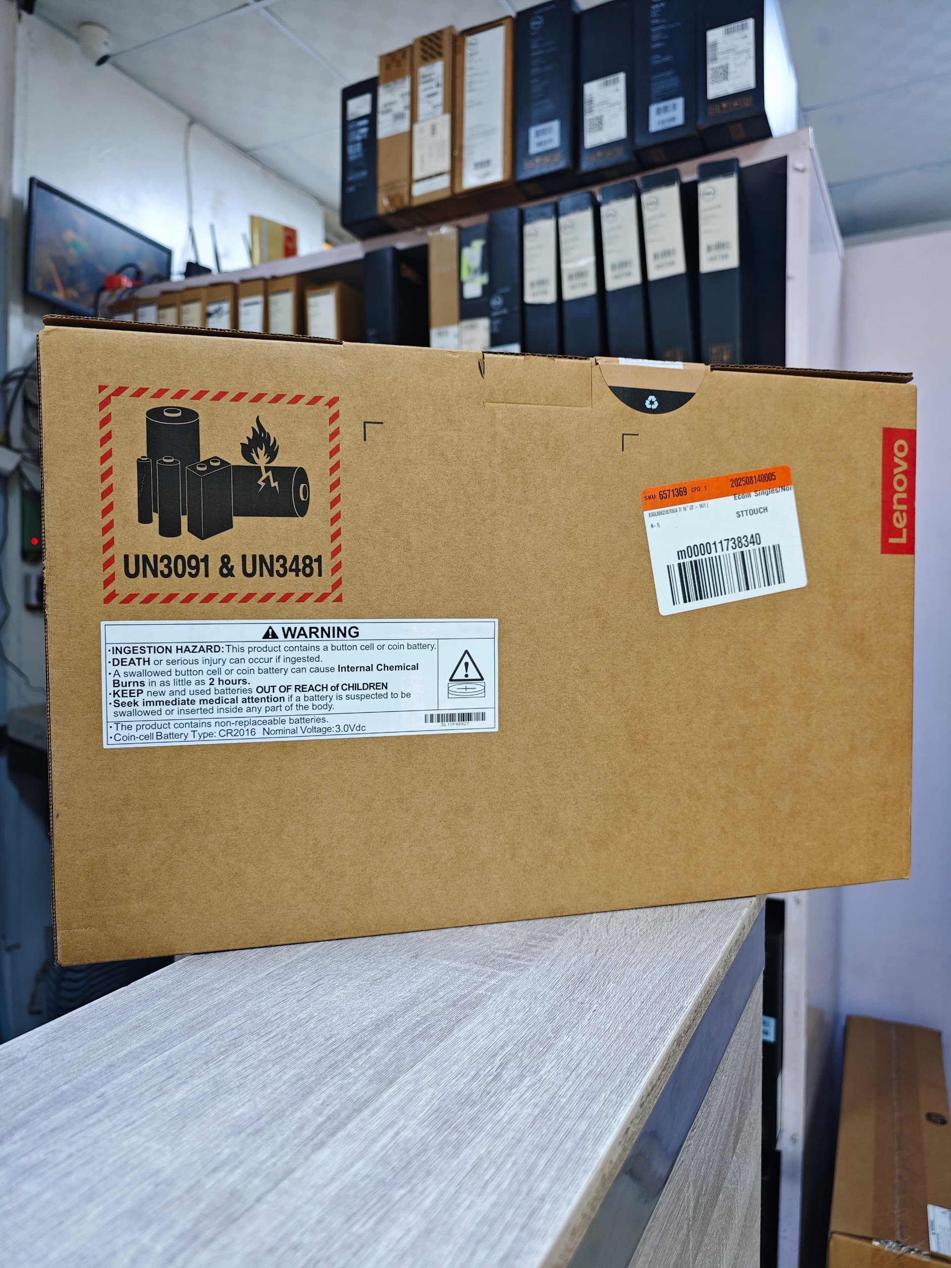 Brand New LENOVO YOGA 7 16IML9 x360 Convertible Laptop (2024) Laptop